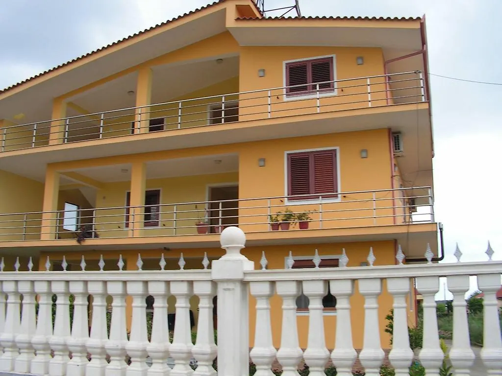 Guest house Guesthouse Fatos Biti Divjake Albania